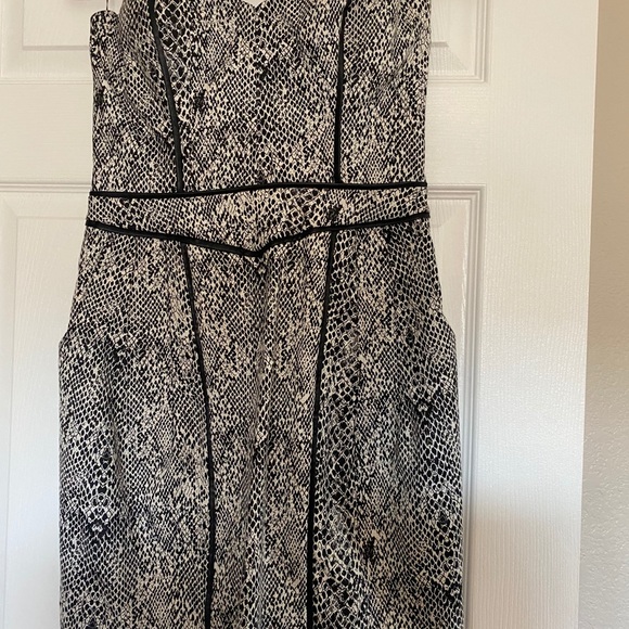 Cute short dress - Picture 2 of 2